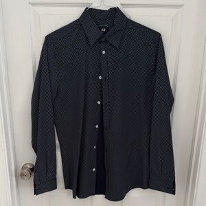H&M Men's Navy and White Patterned Shirt